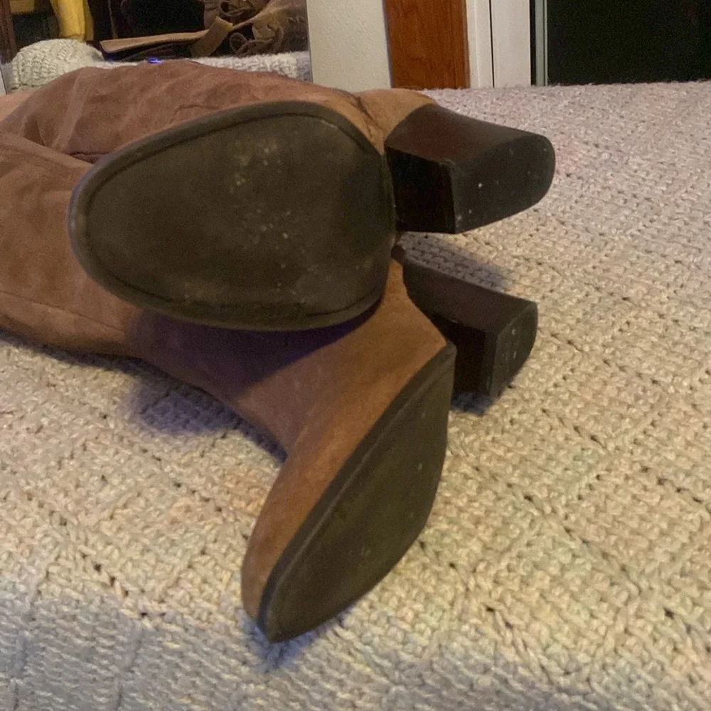 🦊 👢Tall lace brown suede with buckle. EUC. All heights pictured. 3 inch heel. - Picture 13 of 16